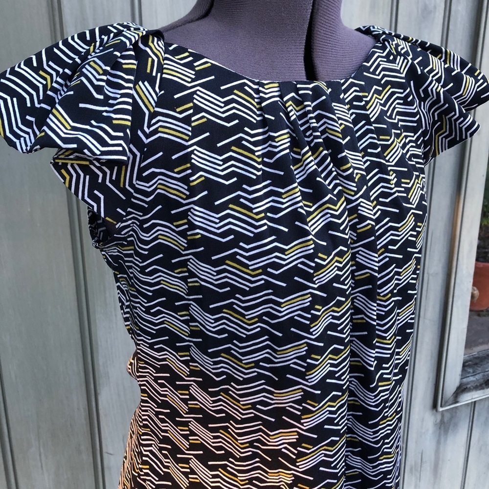 Banana Republic flutter sleeve blouse